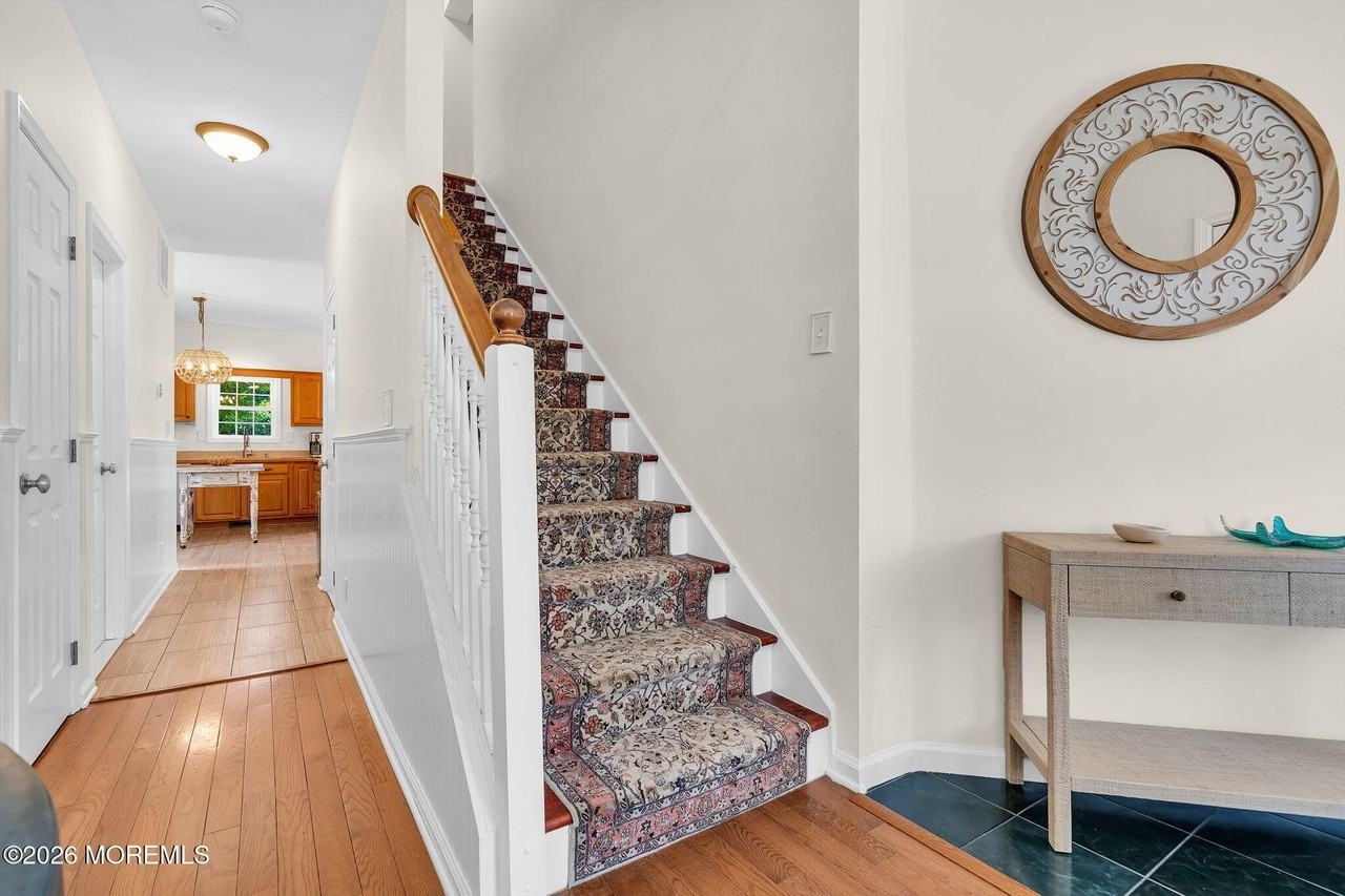 289 Osborne Ave - Photo 6 of 33