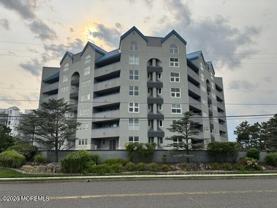 300 Ocean Ave N #D5 - Photo 1 of 1