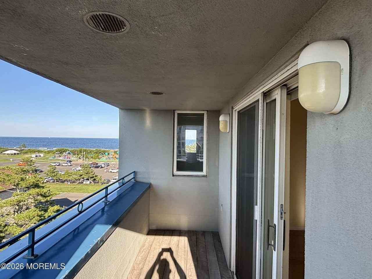 300 Ocean Ave N #D5 - Photo 5 of 50