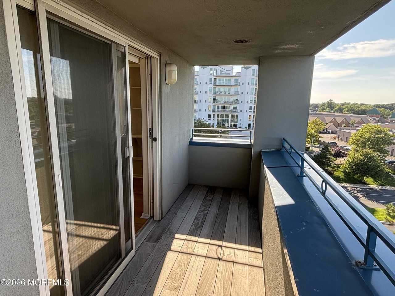 300 Ocean Ave N #D5 - Photo 6 of 50