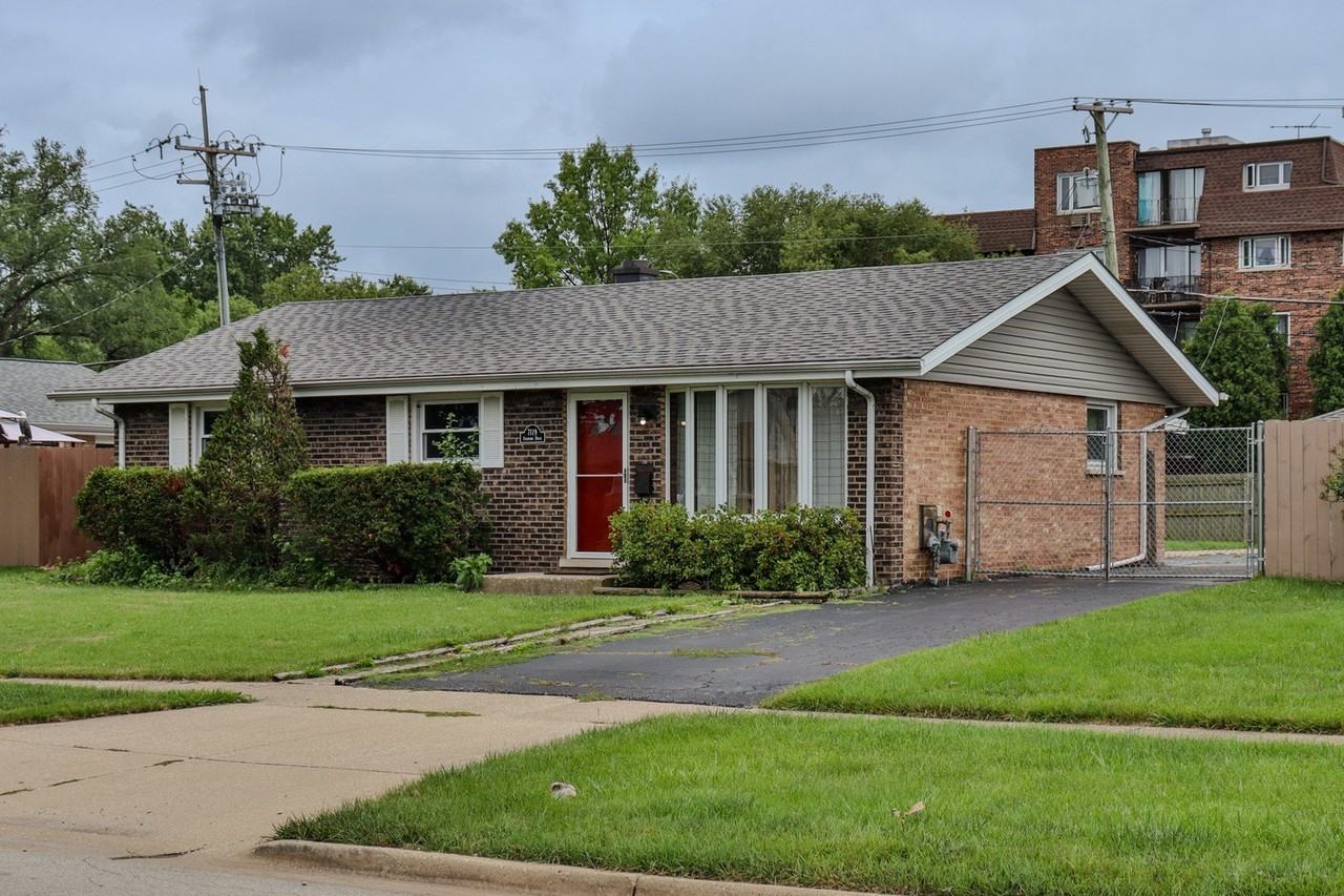 7119 Stanford Dr - Photo 2 of 35
