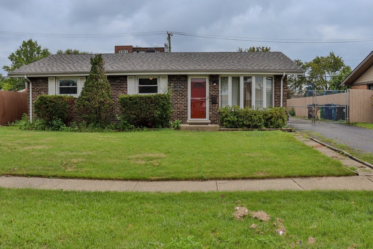 7119 Stanford Dr - Photo 4 of 35