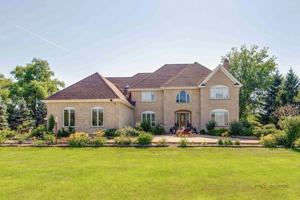 featured image of 14 Pentwater Dr
