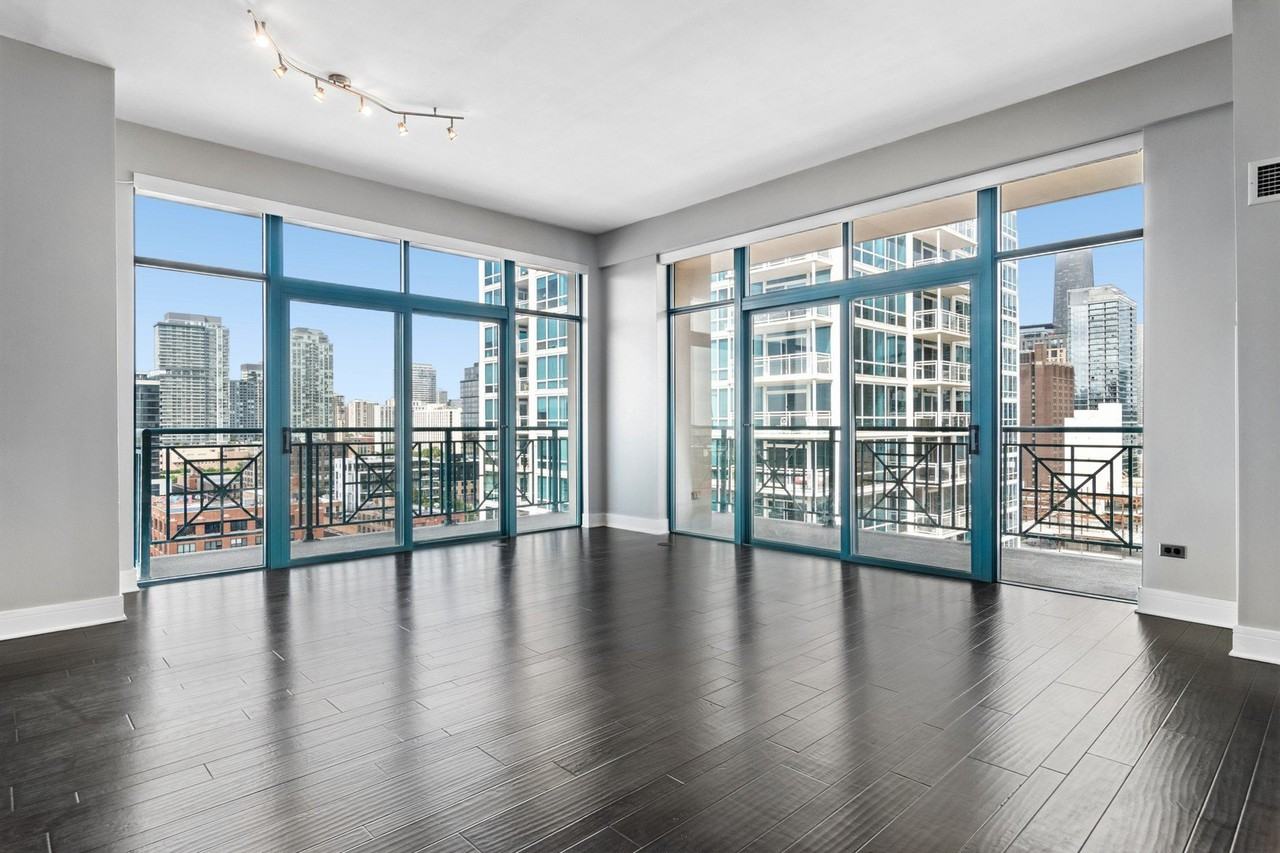 340 W Superior St #1201 - Photo 4 of 21