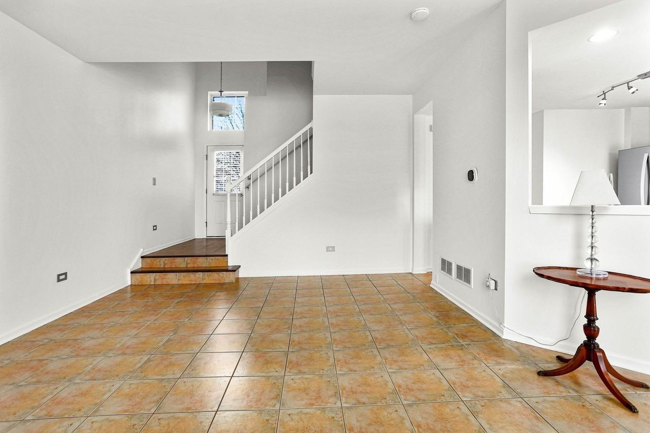 16846 S Mallard Ln - Photo 3 of 25