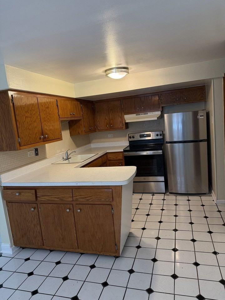 5743 S Kenton Ave #1S - Photo 3 of 9