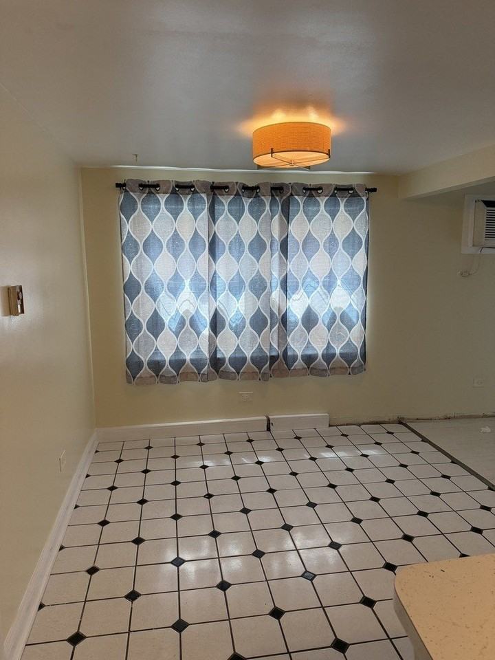 5743 S Kenton Ave #1S - Photo 4 of 9