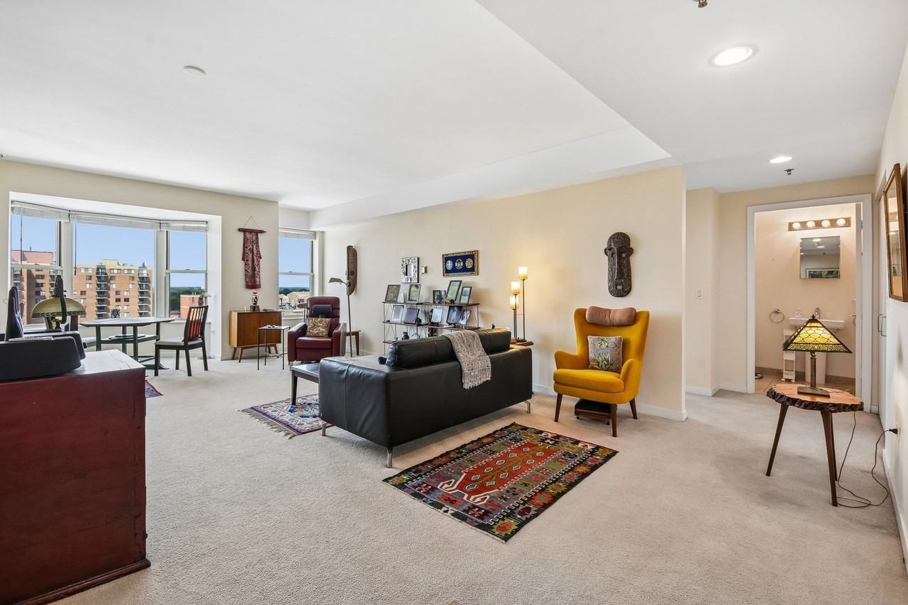 77 S Evergreen Ave #1204 - Photo 4 of 25