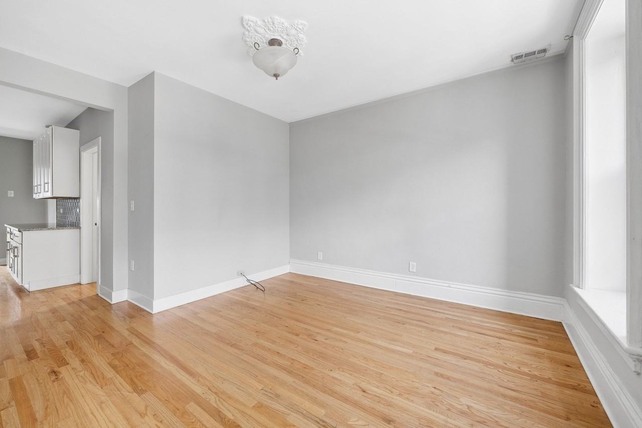 1363 W Walton St #2F - Photo 4 of 20