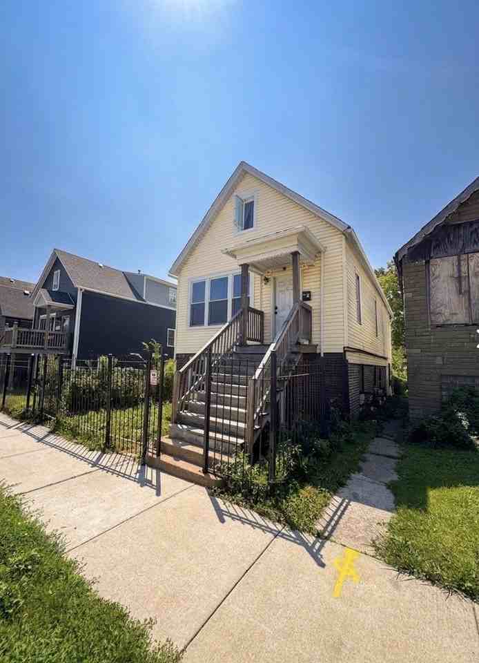 5016 S Aberdeen St - Photo 2 of 11