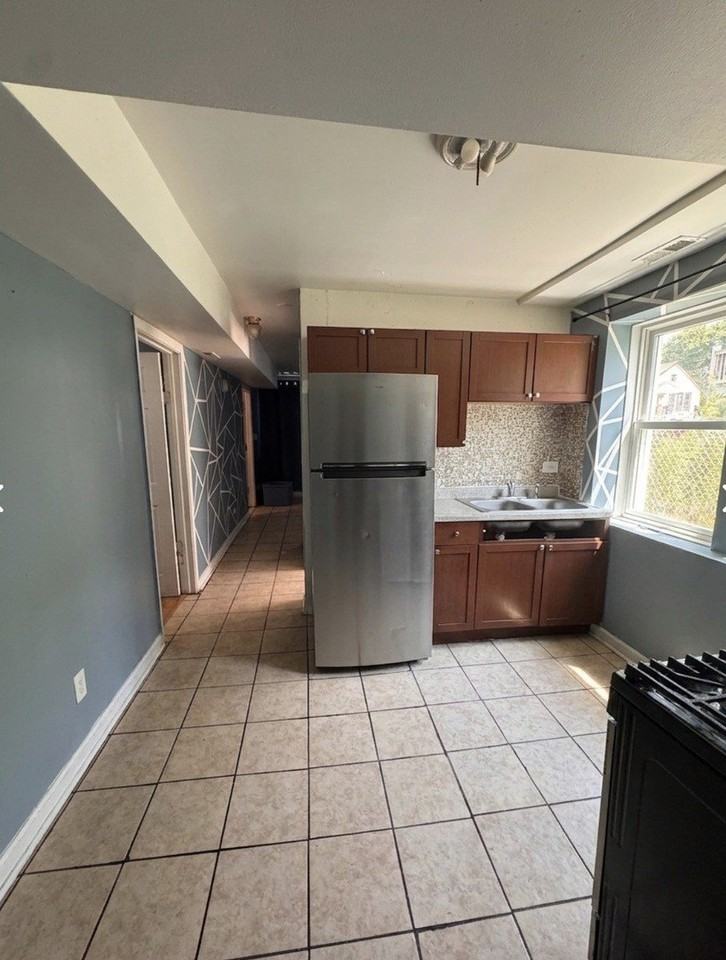 5016 S Aberdeen St - Photo 3 of 11