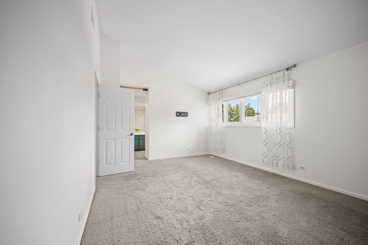 720 Caliente Ct #720 - Photo 4 of 16