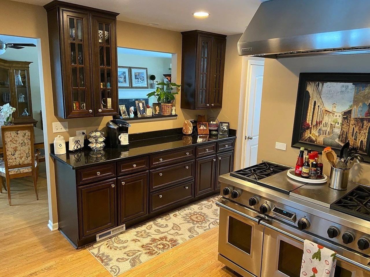 1073 W Elm St - Photo 4 of 18