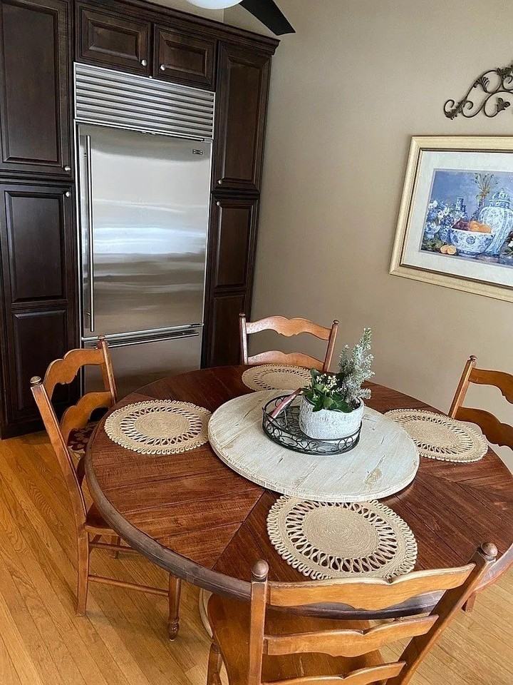1073 W Elm St - Photo 5 of 18
