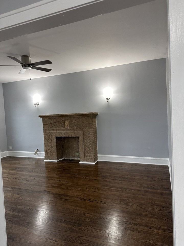3029 N Austin Ave #2F - Photo 4 of 10