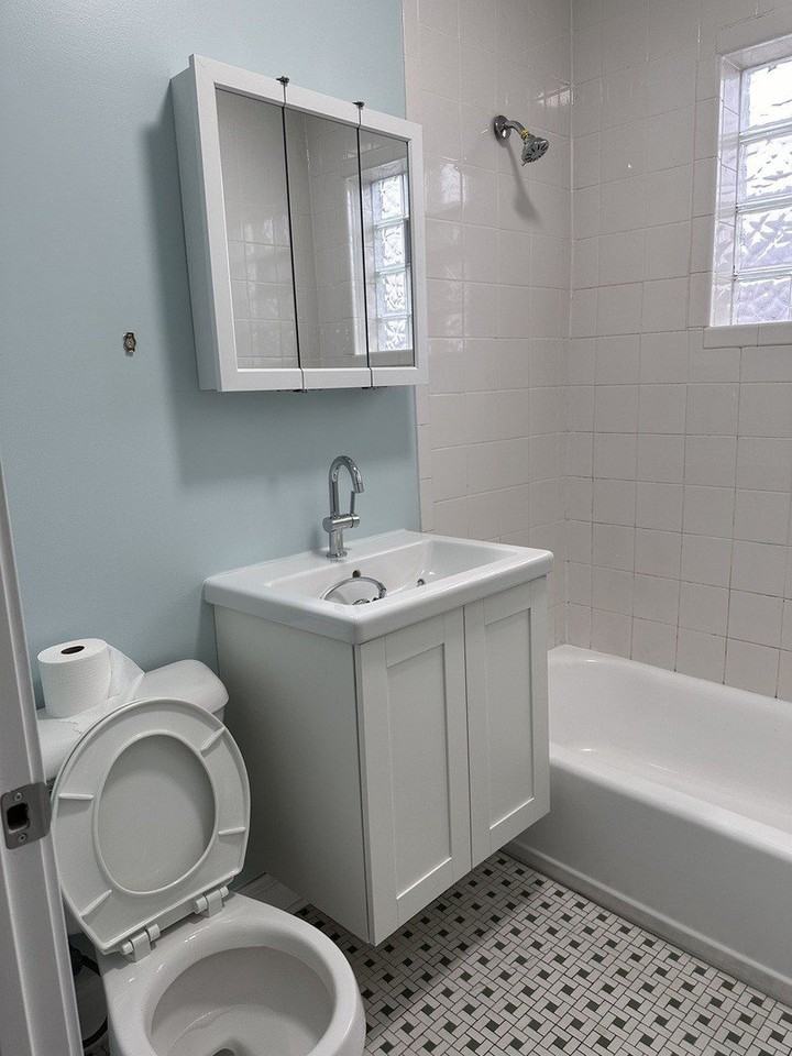 3029 N Austin Ave #2F - Photo 6 of 10
