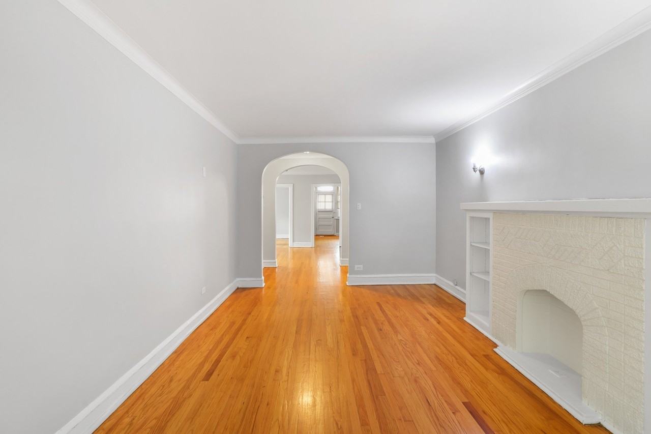 5020 N Harding Ave #3S - Photo 4 of 11
