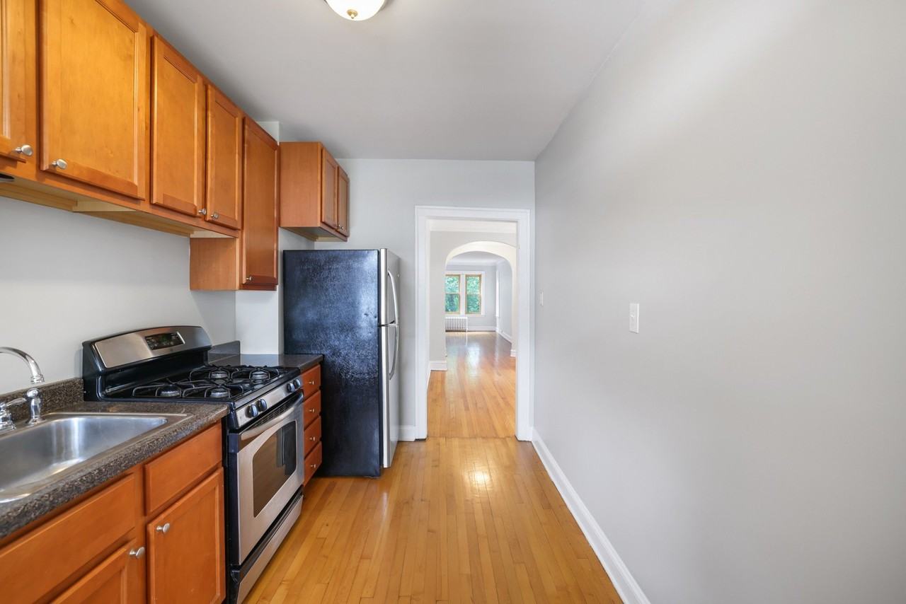 5020 N Harding Ave #3S - Photo 6 of 11