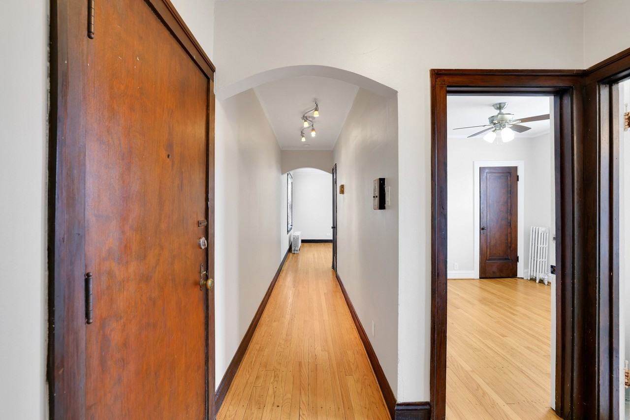 5544 W Leland Ave #1D - Photo 2 of 10