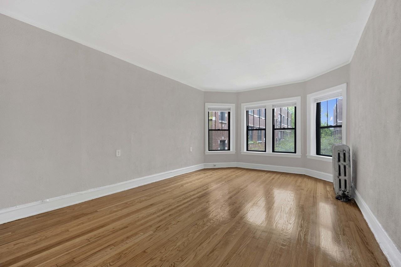 1235 W Greenleaf Ave #2N - Photo 4 of 23