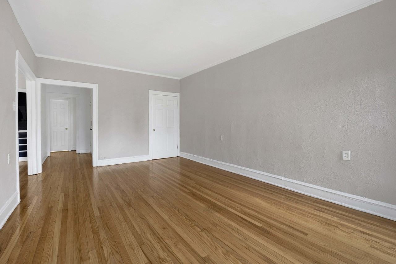 1235 W Greenleaf Ave #2N - Photo 5 of 23