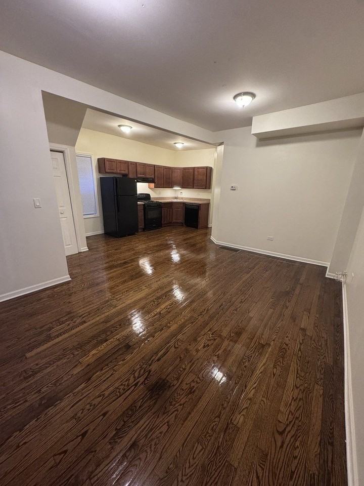 1251 N Springfield Ave #1 - Photo 2 of 10