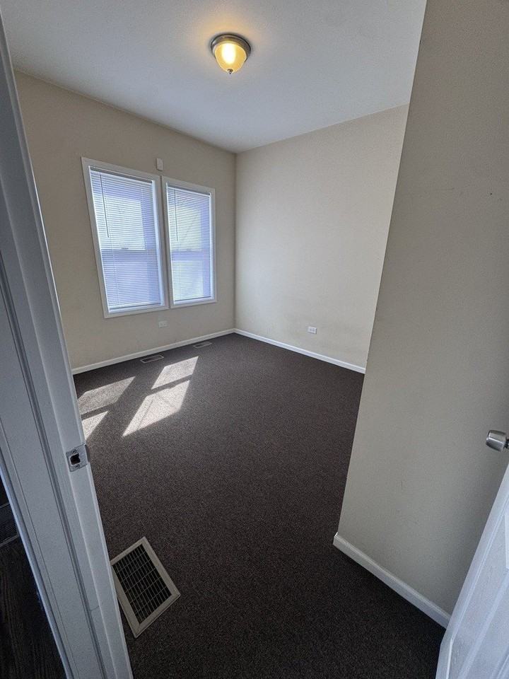 1251 N Springfield Ave #1 - Photo 6 of 10