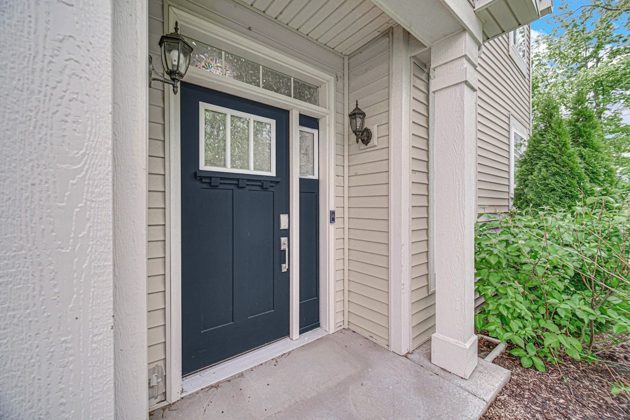 1537 Kraft Ave - Photo 3 of 24