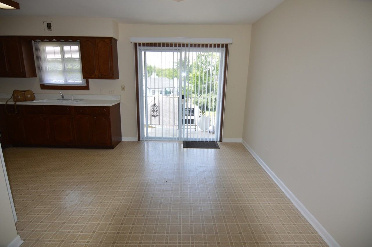 370 Eastern Ave #370 - Photo 5 of 14