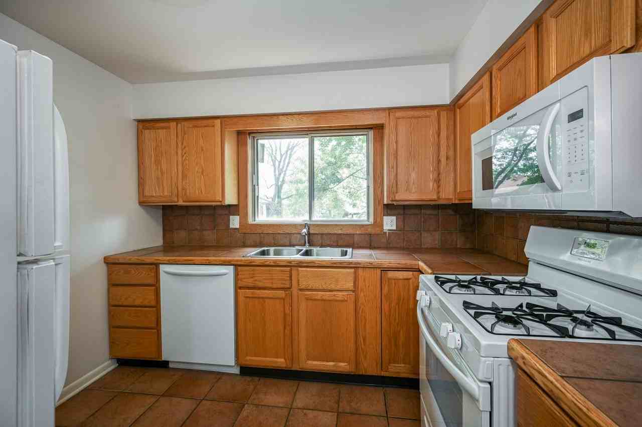 880 Johnstown Ln #B - Photo 4 of 22