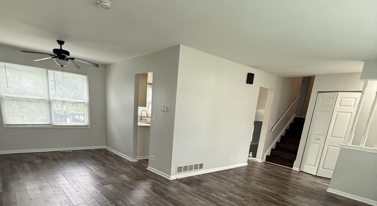 2116 Briar Hill Dr - Photo 2 of 13