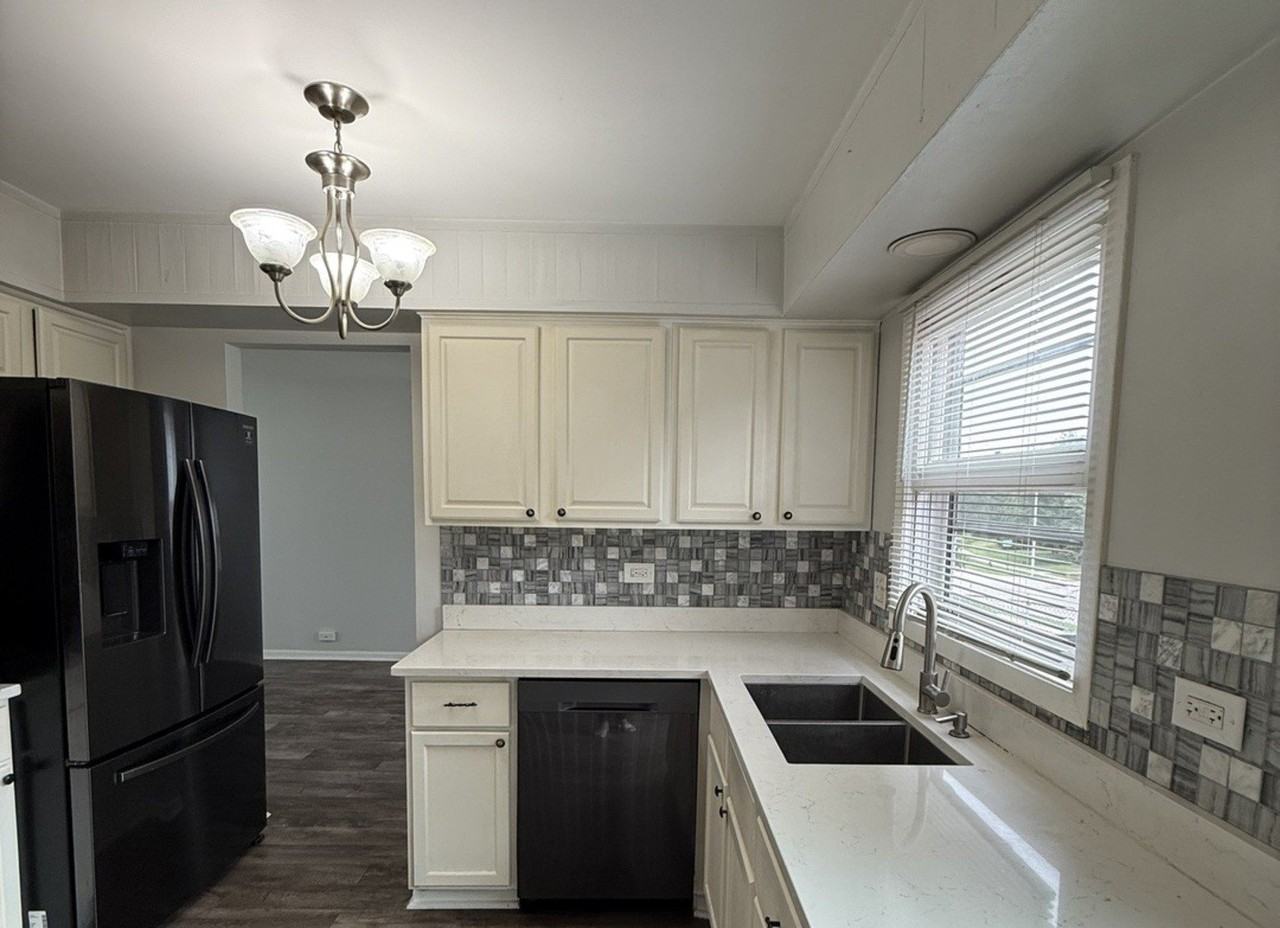 2116 Briar Hill Dr - Photo 6 of 13