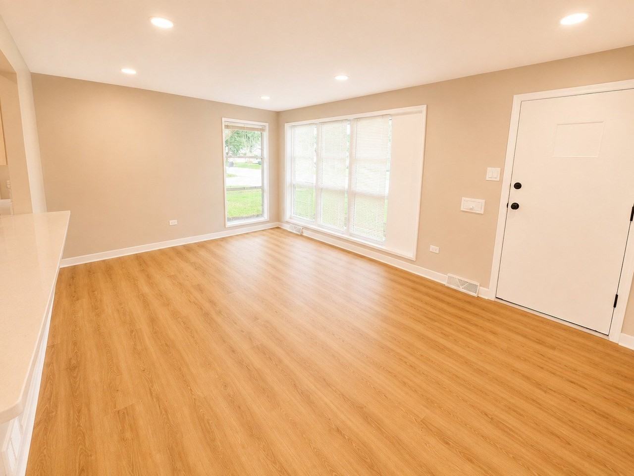 14603 Avalon Ave - Photo 3 of 16