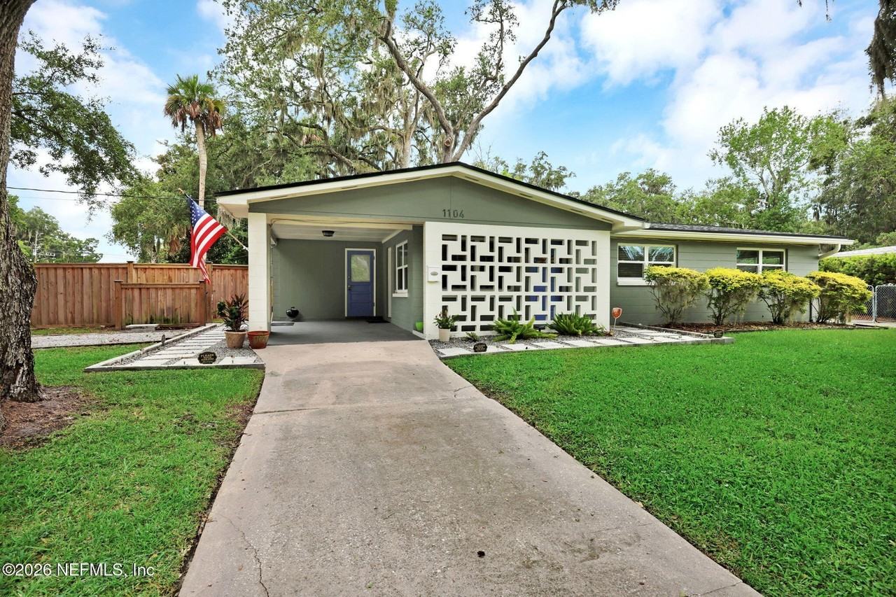 1104 Boca Grande Ave - Photo 2 of 36