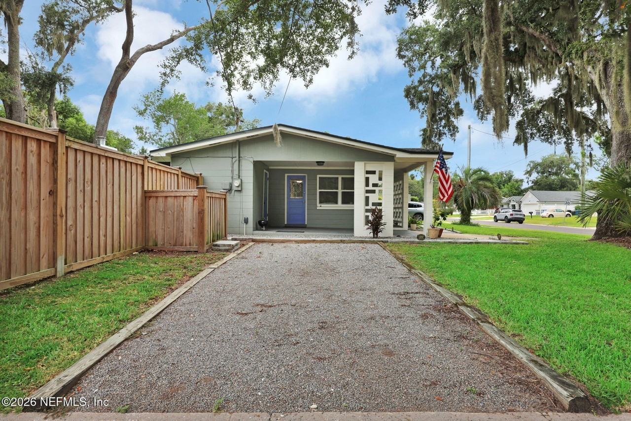1104 Boca Grande Ave - Photo 4 of 36