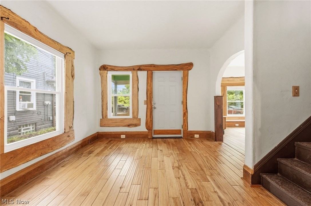 6914 Wakefield Ave - Photo 2 of 21