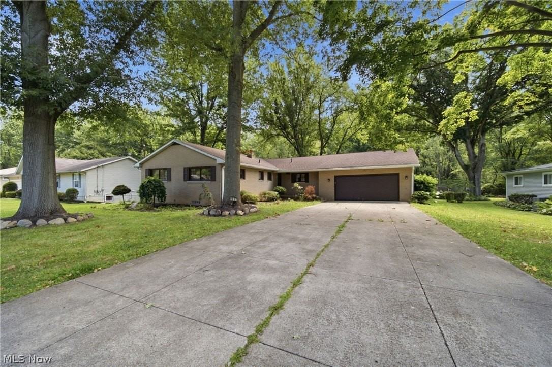1097 Oak Tree Rd - Photo 2 of 32