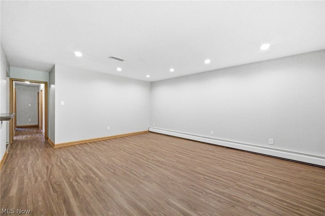 1097 Oak Tree Rd - Photo 5 of 32
