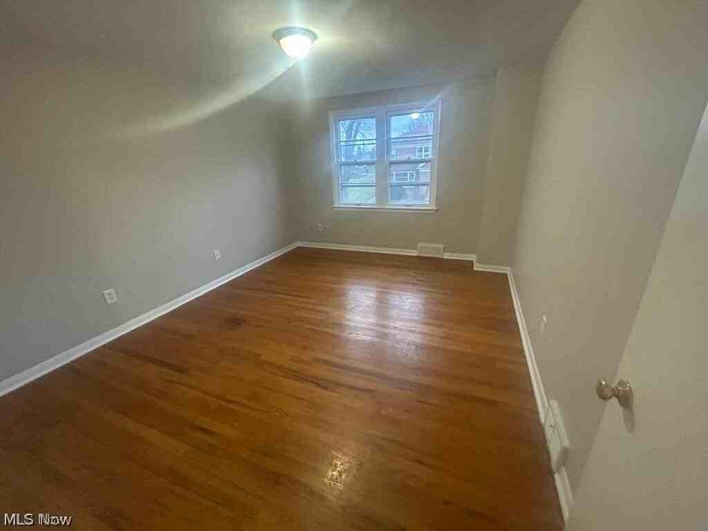 2079 S Green Rd - Photo 5 of 16