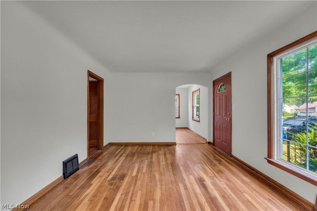 14404 Rockside Rd - Photo 5 of 21