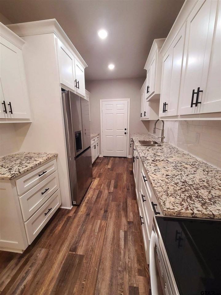 11230 County Road 152 W Unit 4 - Photo 3 of 23
