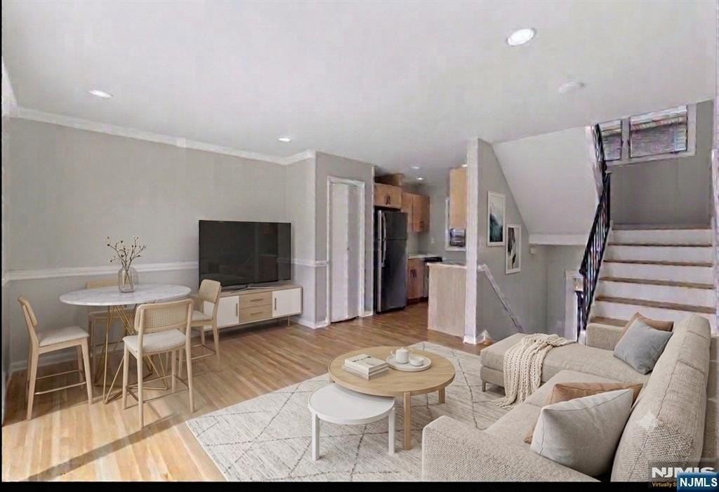 1 Coles Ave #1C - Photo 2 of 18