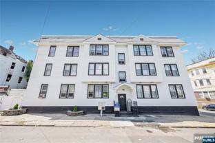 463 21st St - Photo 1 of 1