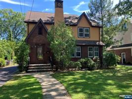 featured image of 325 Bogert Ave