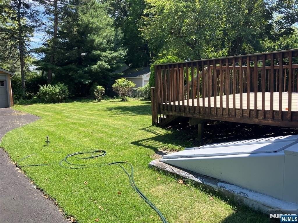 325 Bogert Ave - Photo 3 of 4