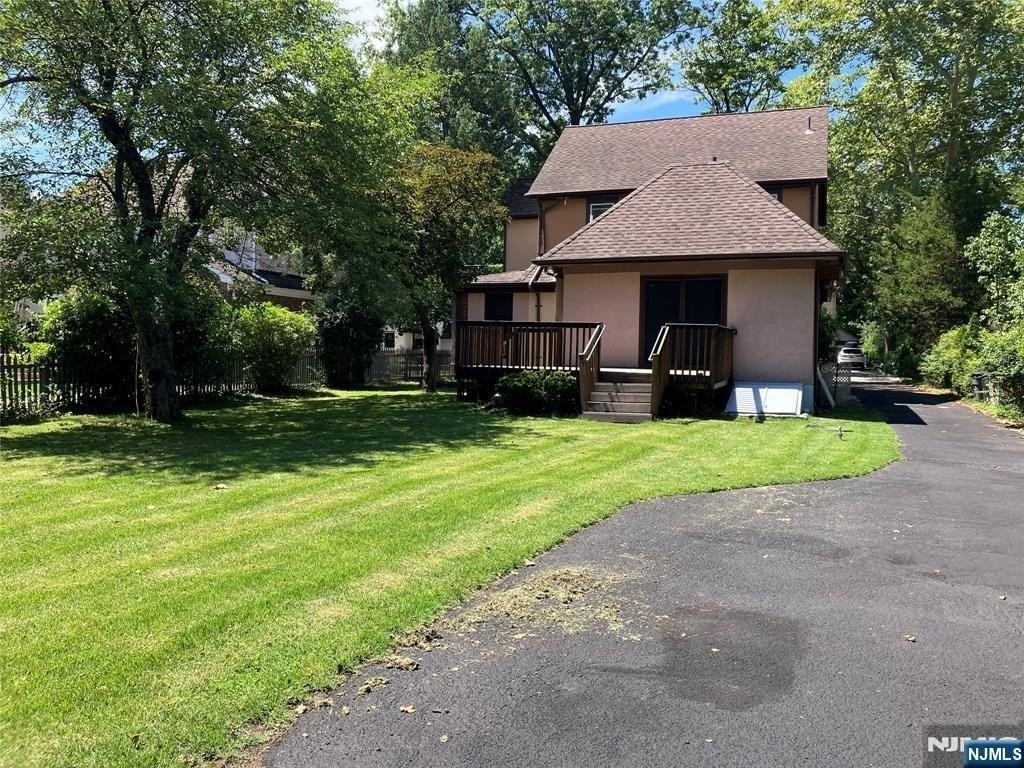 325 Bogert Ave - Photo 4 of 4
