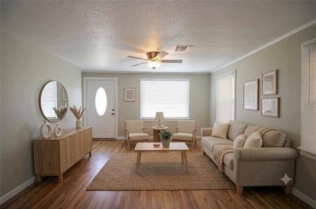 4440 Prairie St - Photo 2 of 15