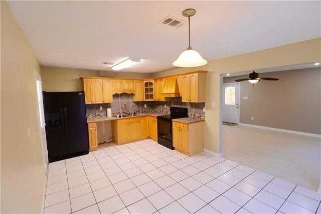 100 Peter Ln - Photo 5 of 22