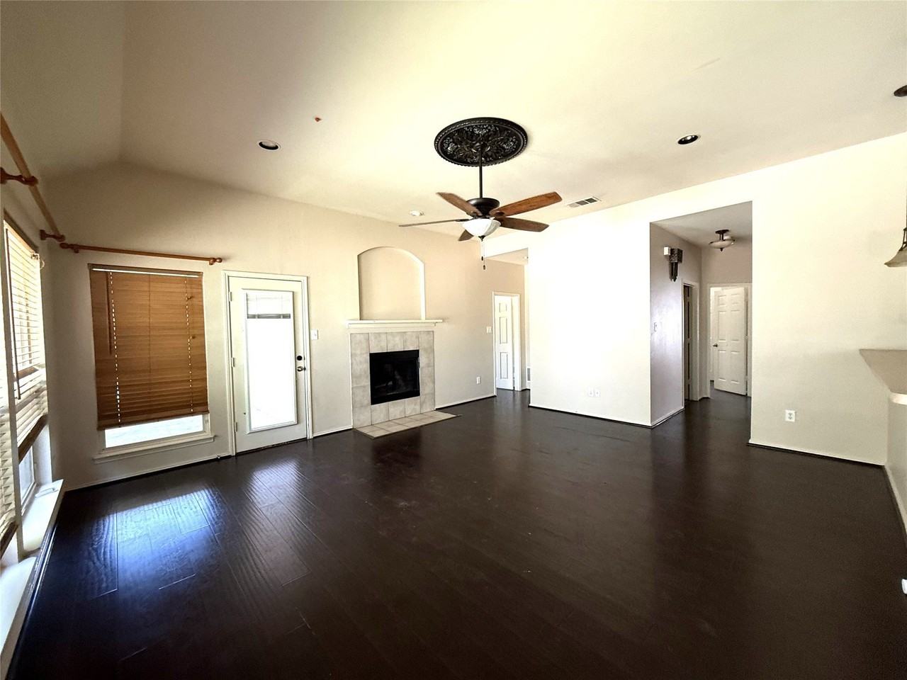 2406 Hillside Dr - Photo 6 of 15