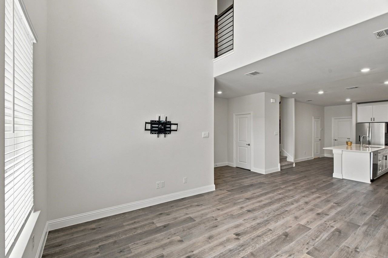 1012 Snapdragon Dr - Photo 4 of 34